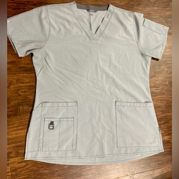 Light gray carhartt scrub bundle - Picture 5 of 6